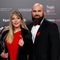 Gisela y su pareja en la gala People in Red 2019