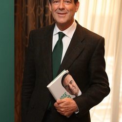 José Bono, muy sonriente en la presentación de su libro 'Se levanta la sesión'