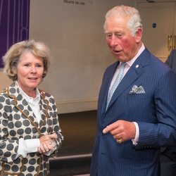 Imelda Staunton y el Príncipe Carlos