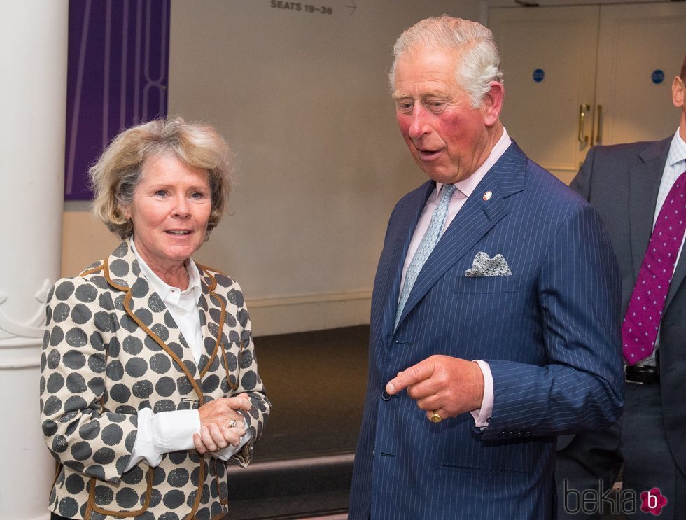 Imelda Staunton y el Príncipe Carlos