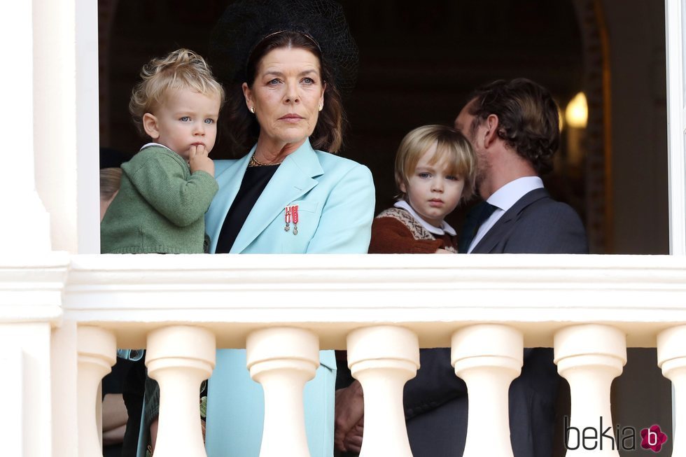 Carolina de Mónaco con sus nietos Stefano y Francesco Casiraghi en el Día Nacional de Mónaco 2019