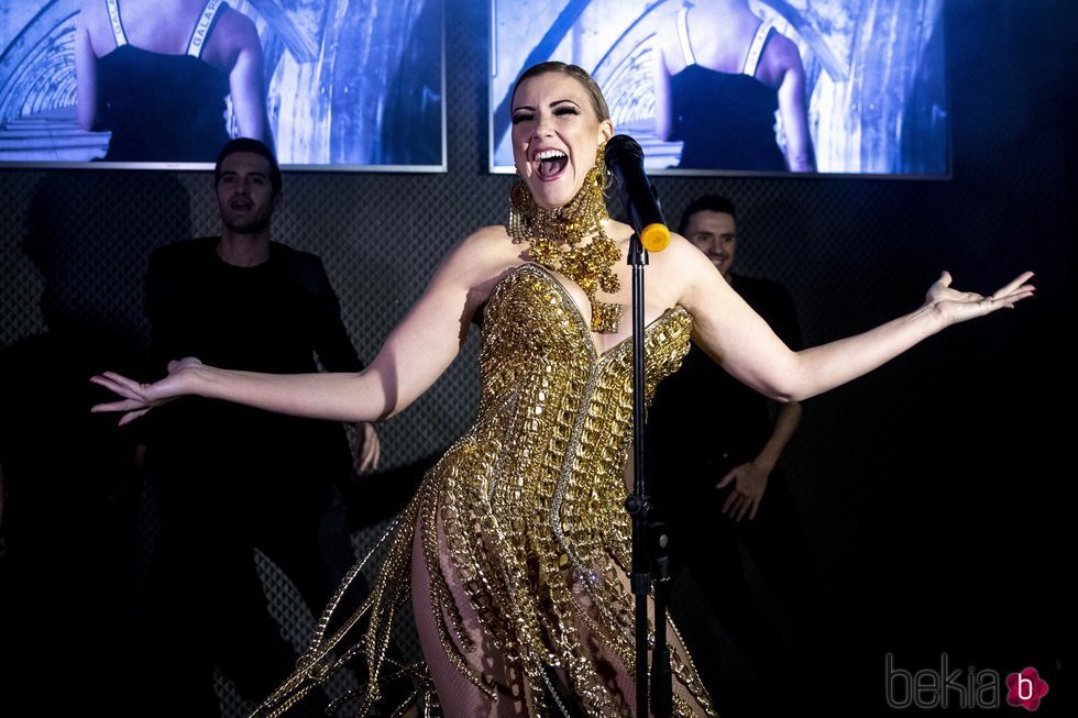 María Jesús Ruiz debuta como cantante