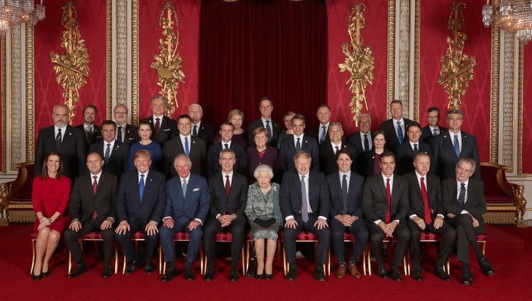 La Reina Isabel y el Príncipe Carlos con Pedro Sánchez, Donald Trump, Emmanuel Macron, Boris Johnson, Justin Trudeau y otros líderes de la OTAN