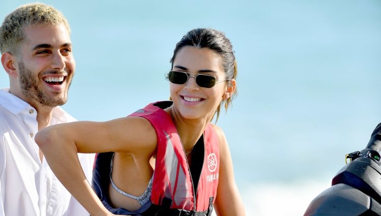 Kendall Jenner en moto de agua en Miami