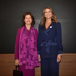 Silvia de Suecia y Magdalena de Suecia en los Premios Childhood 2019