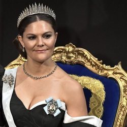 Victoria de Suecia con la tiara Fringe en los Nobel 2019