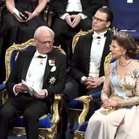 El Rey Carlos Gustavo, la Reina Silvia, el Príncipe Daniel y la Princesa Victoria de Suecia en los premios Nobel 2019