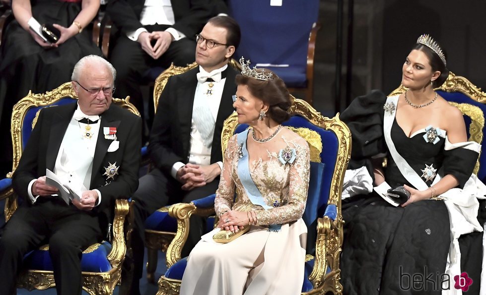 El Rey Carlos Gustavo, la Reina Silvia, el Príncipe Daniel y la Princesa Victoria de Suecia en los premios Nobel 2019
