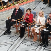 Harald y Sonia de Noruega y Haakon y Mette-Marit de Noruega en el Nobel de la Paz 2019