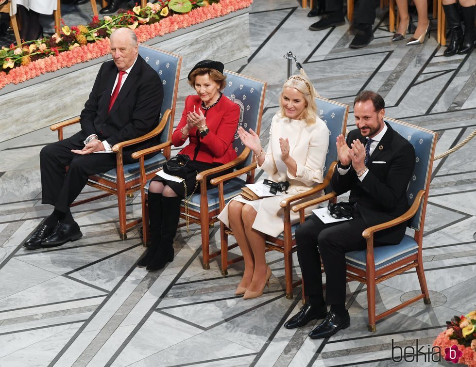 Harald y Sonia de Noruega y Haakon y Mette-Marit de Noruega en el Nobel de la Paz 2019