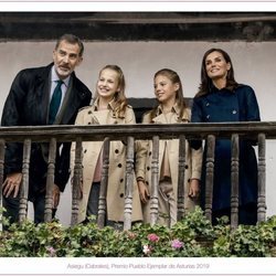 Los Reyes Felipe y Letizia, la Princesa Leonor y la Infanta Sofía en la felicitación de Navidad 2019