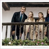 Los Reyes Felipe y Letizia, la Princesa Leonor y la Infanta Sofía en la felicitación de Navidad 2019