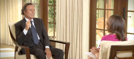 Julio Iglesias en una entrevista en televisión