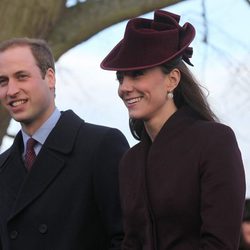 Los Duques Guillermo y Catalina de Cambridge en la misa del Día de Navidad