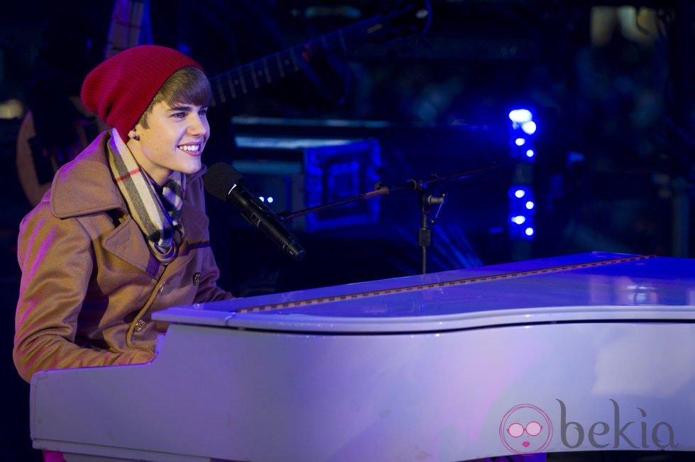 Justin Bieber da la bienvenida al 2012 actuando en Times Square