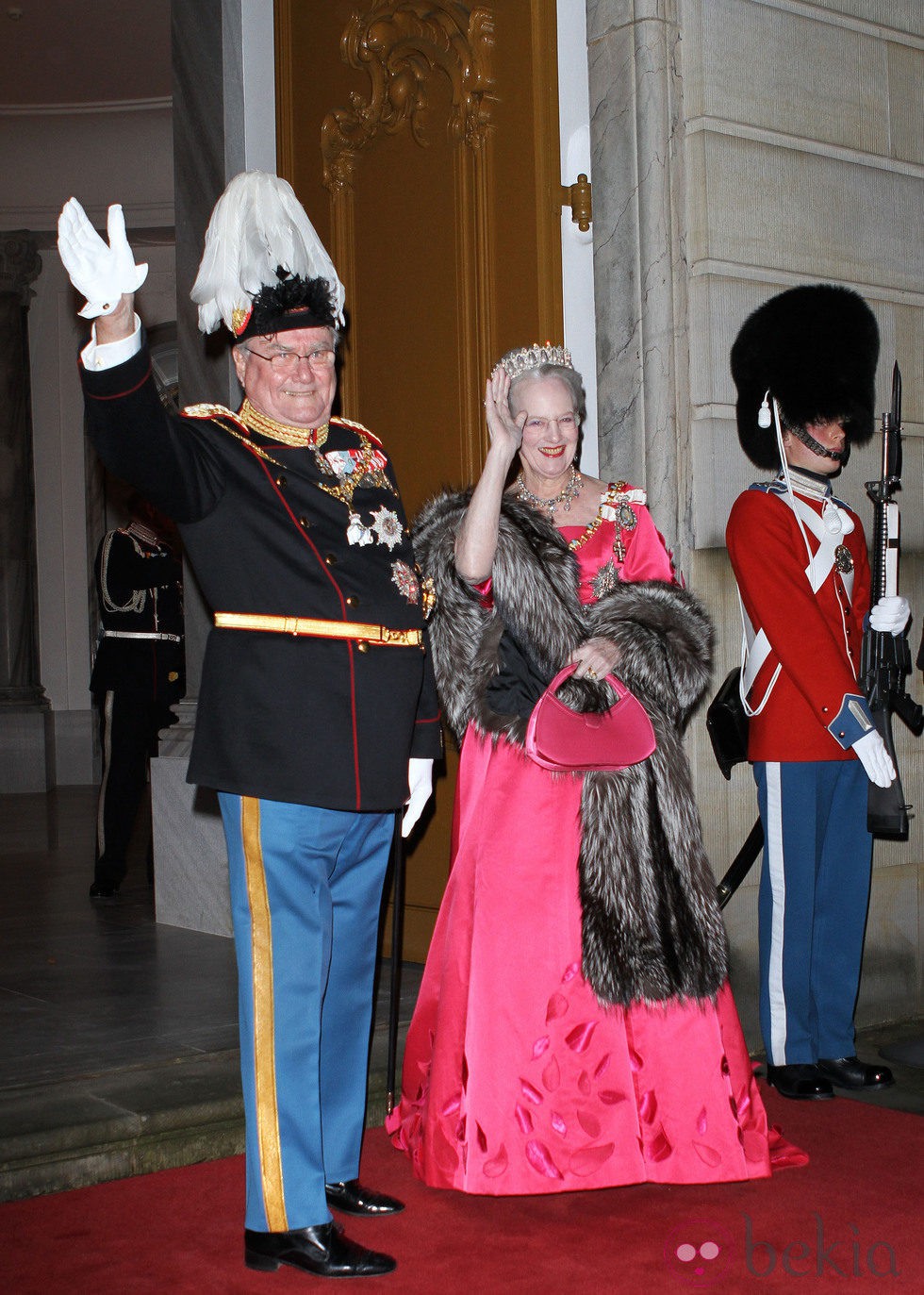 El Príncipe Enrique y la Reina Margarita en la recepción ofrecida por la llegada de 2012