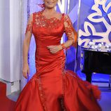 Isabel Pantoja da las Campanadas 2011 de Telecinco con un vestido rojo