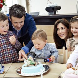 Vicente y Josefina de Dinamarca celebran su primer cumpleaños con la Familia Real