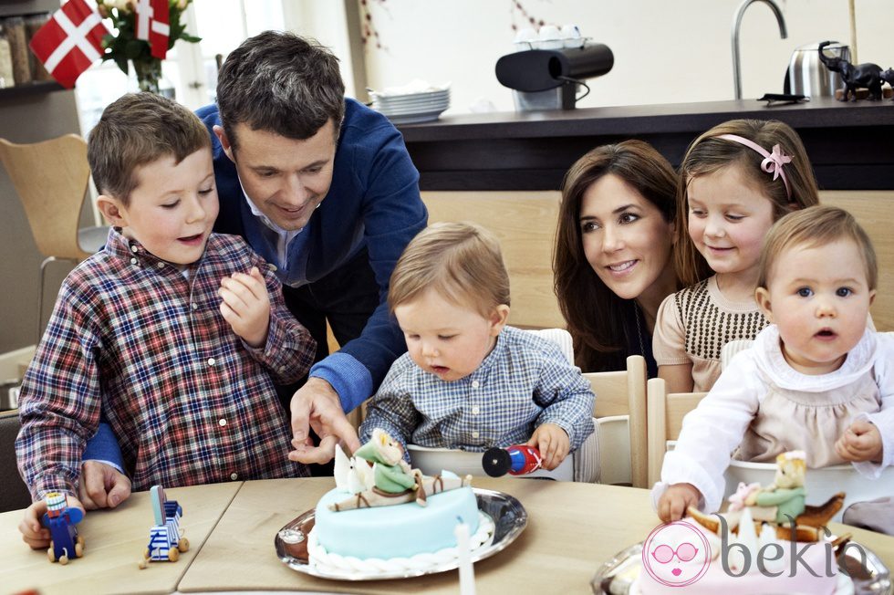 Vicente y Josefina de Dinamarca celebran su primer cumpleaños con la Familia Real