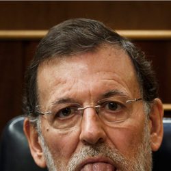 Mariano Rajoy con la lengua fuera