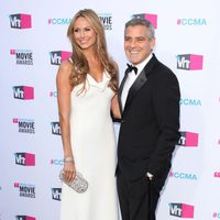 George Clooney y Stacy Keibler en los premios Critics Choice 2012