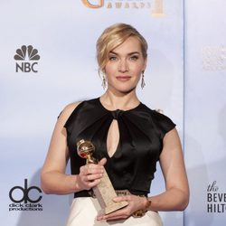 Kate Winslet posa con su Globo de Oro 2012
