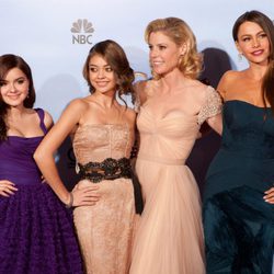 Reparto femenino de la comedia 'Modern Family' en los Globos de Oro 2012