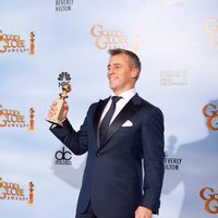 Matt Leblanc posa con su Globo de Oro 2012