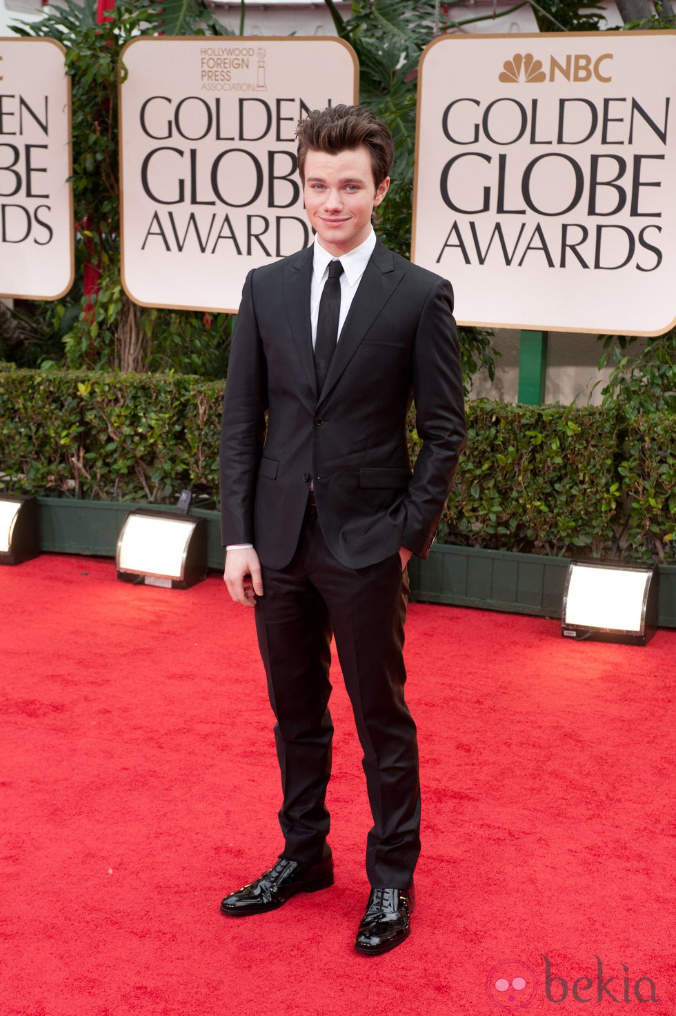 Chris Colfer en la alfombra roja de los Globos de Oro 2012