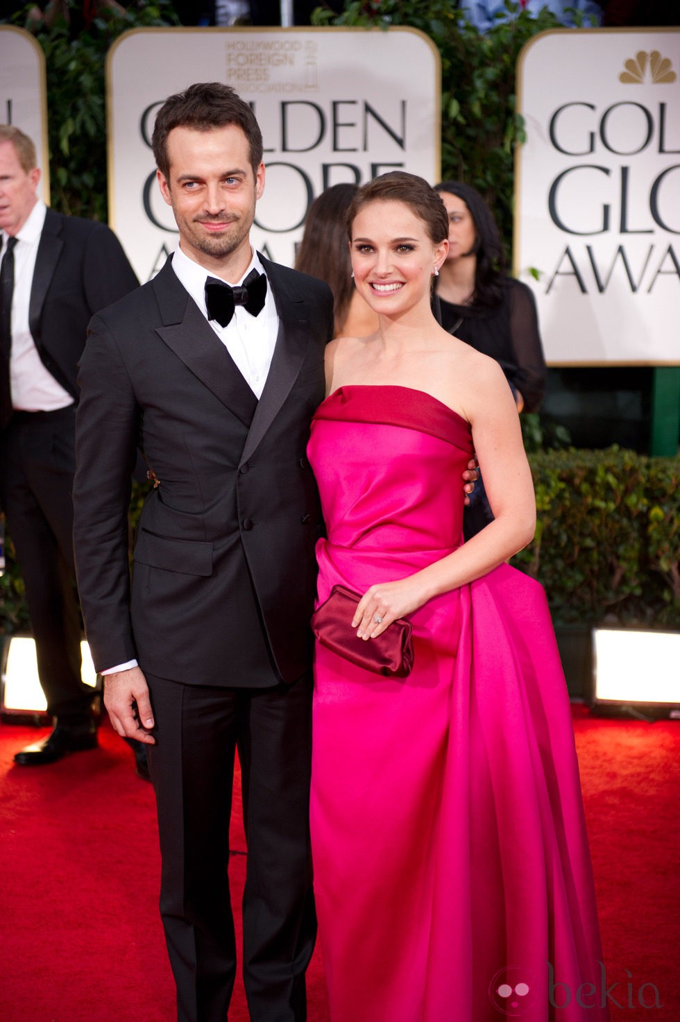 Natalie Portman con su marido en la alformbra roja de los Globos de Oro 2012