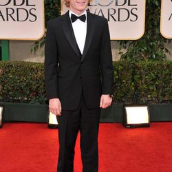 Evan Peteres en la alfombra roja de los Globos de Oro 2012