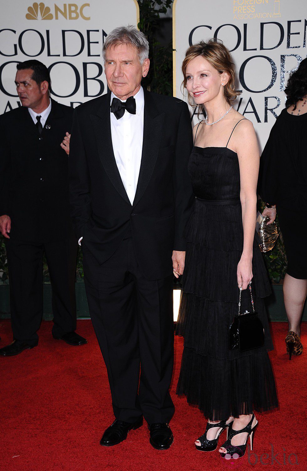 Harrison Ford Y Calista Flockhart en la alfombra roja de los Globos de Oro 2012