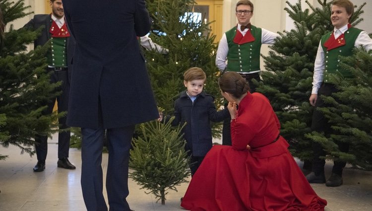 El Príncipe Oscar de Suecia eligiendo árbol de Navidad 2019