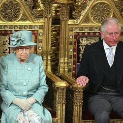 La Reina Isabel y el Príncipe Carlos en la Apertura del Parlamento
