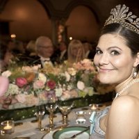 Victoria de Suecia con la Tiara Napoleónica en los Premios Nobel 2016