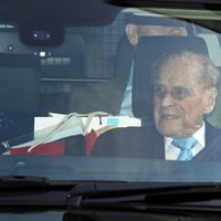 El Duque de Edimburgo abandonando el hospital tras 4 días ingresado