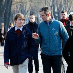 Iñaki Urdangarin charlando con Miguel Urdangarin durante un paseo por Vitoria en Navidad 2019