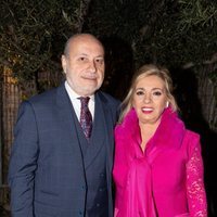 Carmen Borrego y su marido José Carlos llegando a la cena de Nochebuena