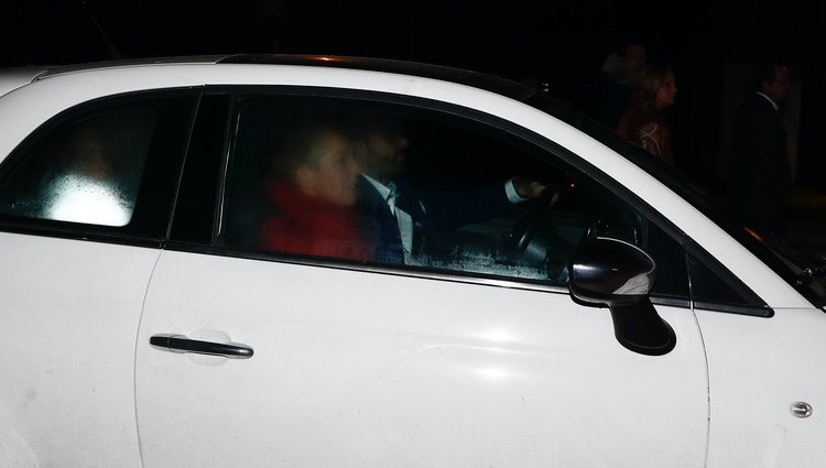Rocío Carrasco y Fidel Albiac entrando en la casa de Terelu Campos en Nochevieja
