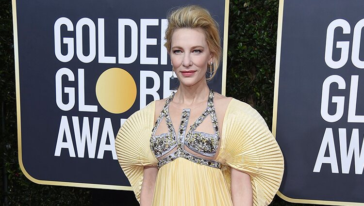 Cate Blanchett en la alfombra roja de los Globos de Oro 2020