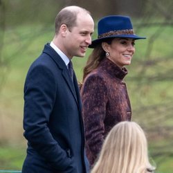 Kate Middleton con el Príncipe Guillermo en un servicio religioso tras celebrar su 38 cumpleaños