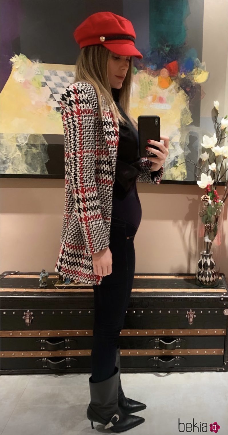 Lorena Gómez presumiendo de embarazo
