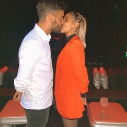 Gloria Camila Ortega y David confirmando su relación con un beso