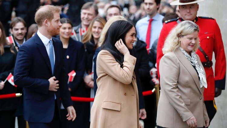 El Príncipe Harry y Meghan Markle con la Alta Comisionada de Canadá en Reino Unido