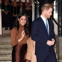 El Príncipe Harry y Meghan Markle tras su salida de la Casa de Canadá en Londres
