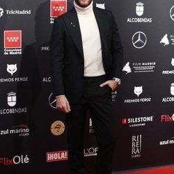 Alfonso Bassave en la alfombra roja de los Premios Feroz 2020
