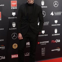 Miguel Ángel Silvestre en la alfombra roja de los Premios Feroz 2020