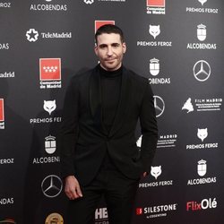 Miguel Ángel Silvestre en la alfombra roja de los Premios Feroz 2020