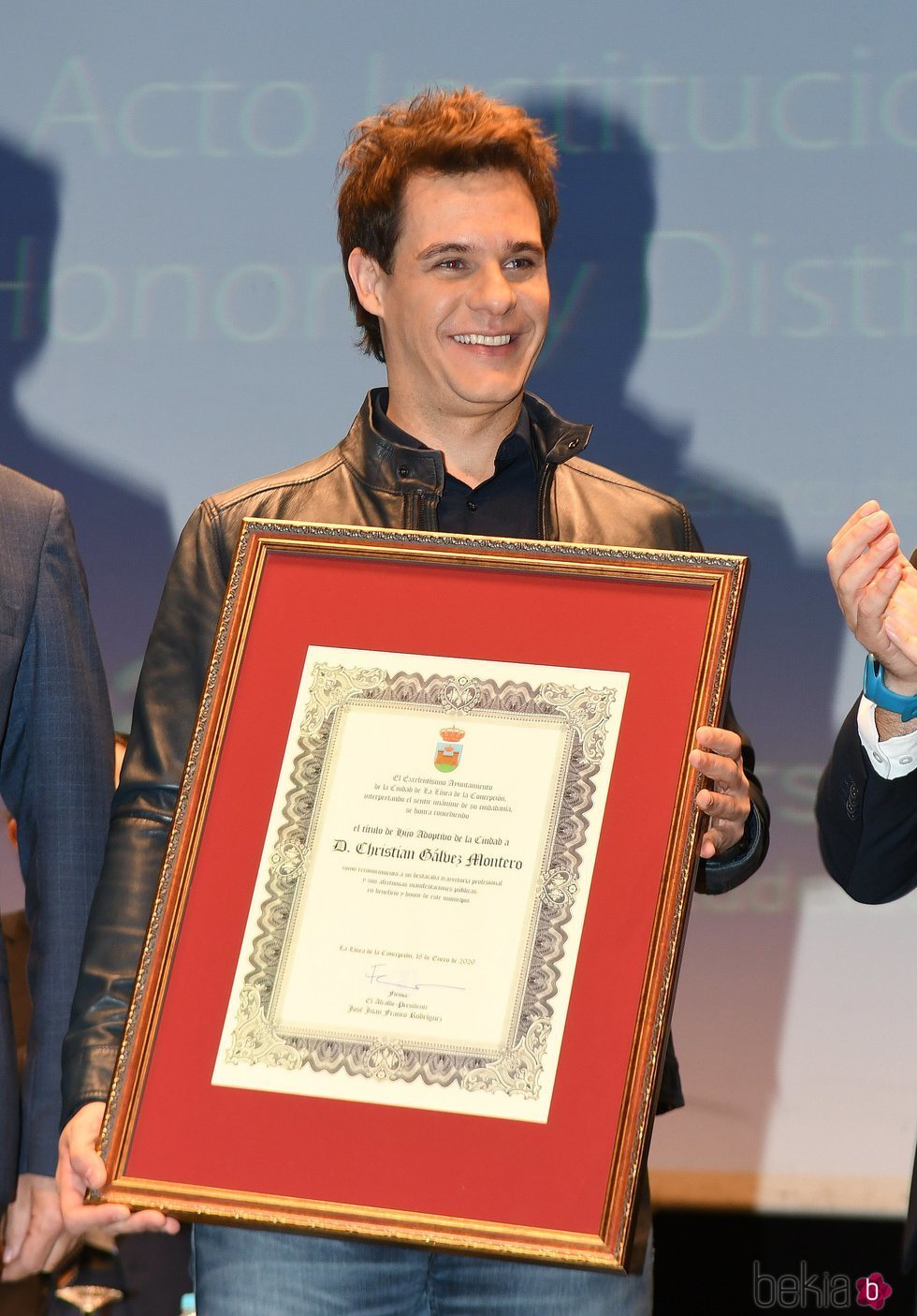 Christian Gálvez recoge su reconocimiento como Hijo Adoptivo de la Línea de la Concepción