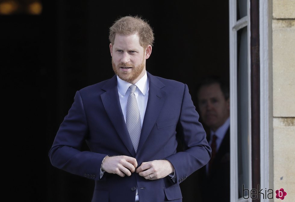 El Príncipe Harry en un acto en Buckingham Palace tras el Sussexit